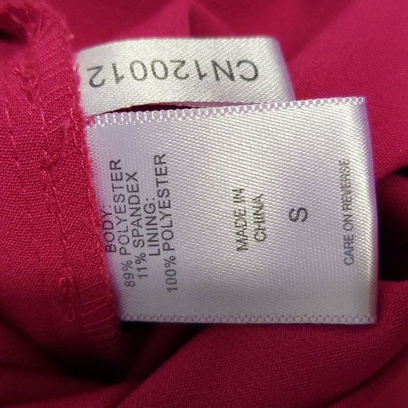 New York & Company Fuchsia Puff Sleeved Jumpsuit Size Small - Picture 9 of 12